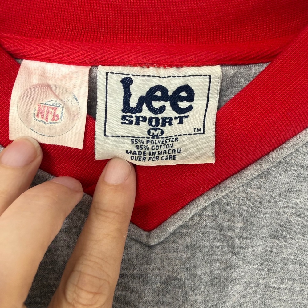 Vintage 01' Lee Sport Tampa Bay Buccaneers Sweatshirt Unisex Med Gray V-Neck NFL
